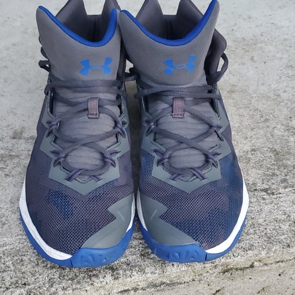 high top basketball shoes under armour